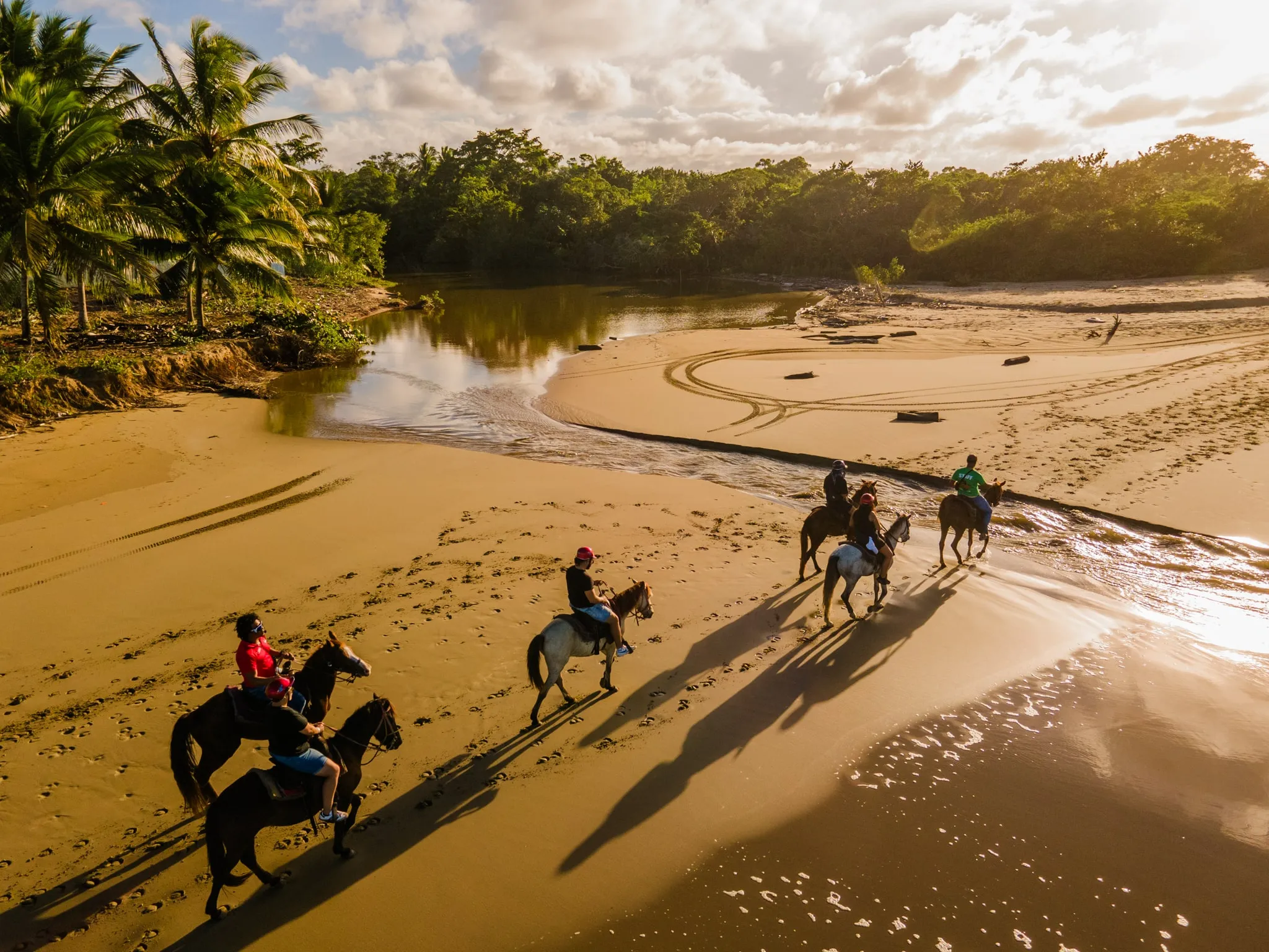 Paseos a Caballo en Playa Dorada2